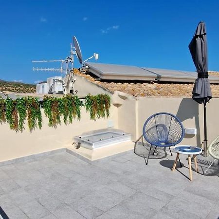 Villasimius: tra mare e vita notturna. Esterno foto